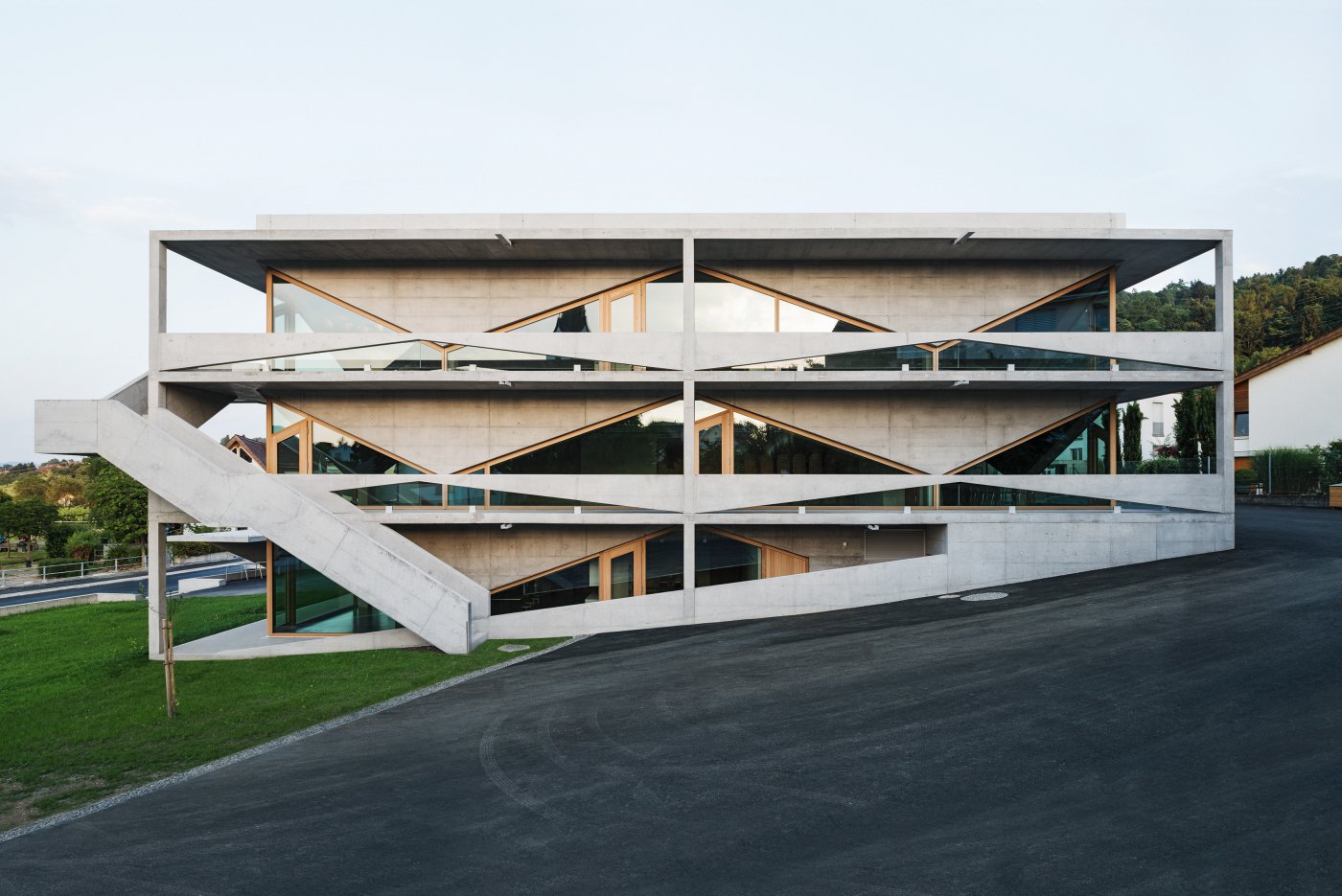 Angela Deuber Architect / Thal