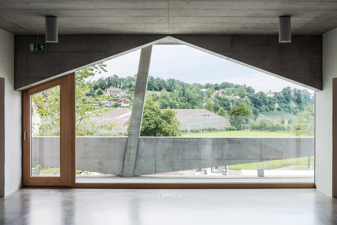 Angela Deuber Architect / Thal