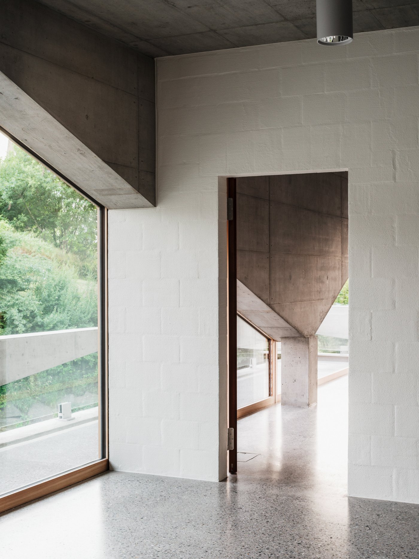 Angela Deuber Architect / Thal