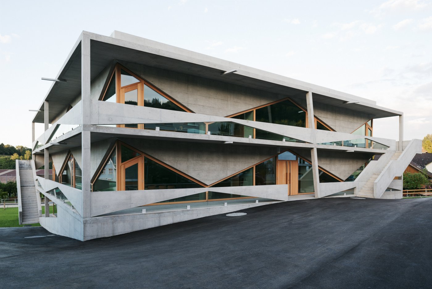 Angela Deuber Architect / Thal
