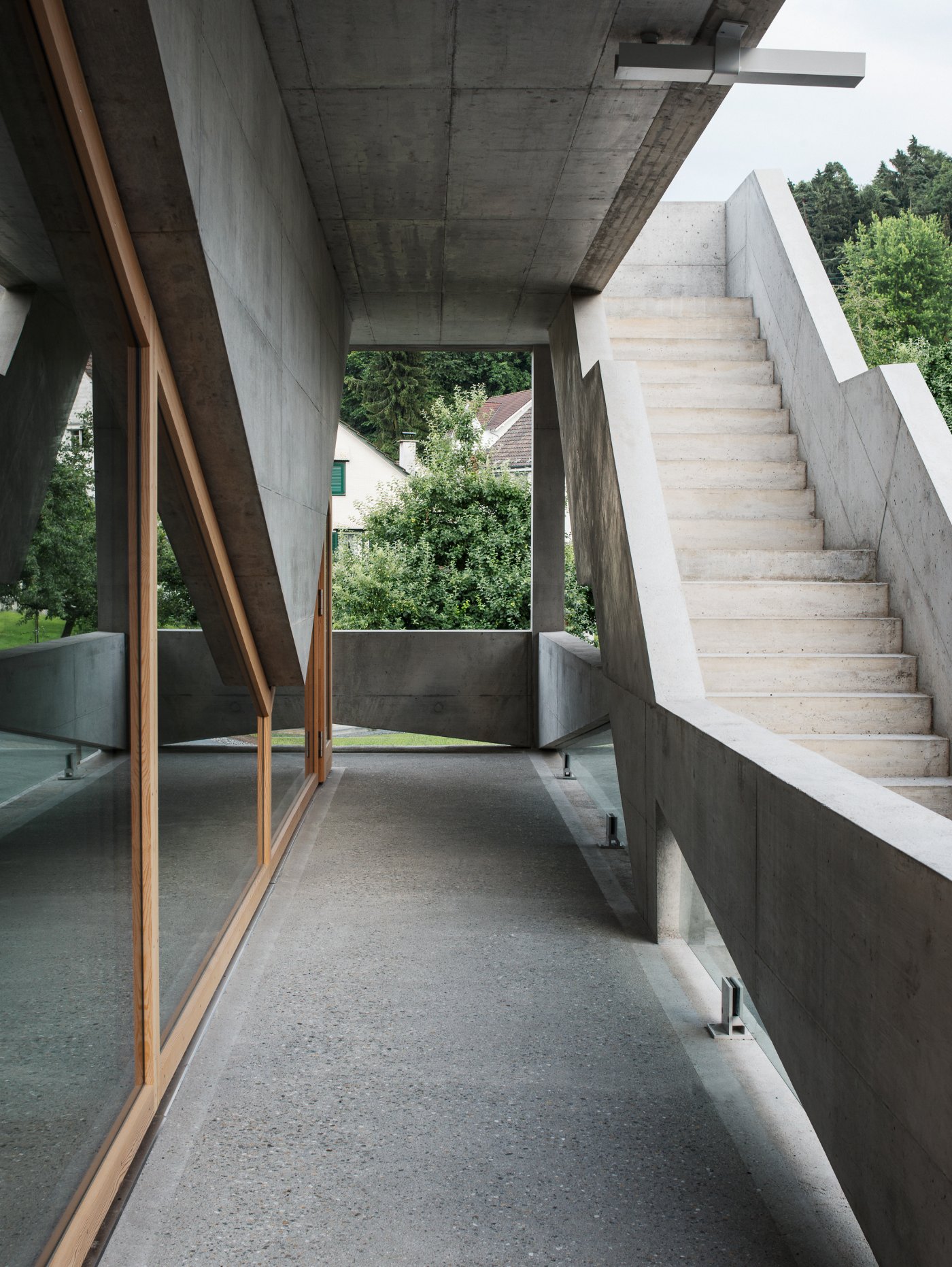 Angela Deuber Architect / Thal