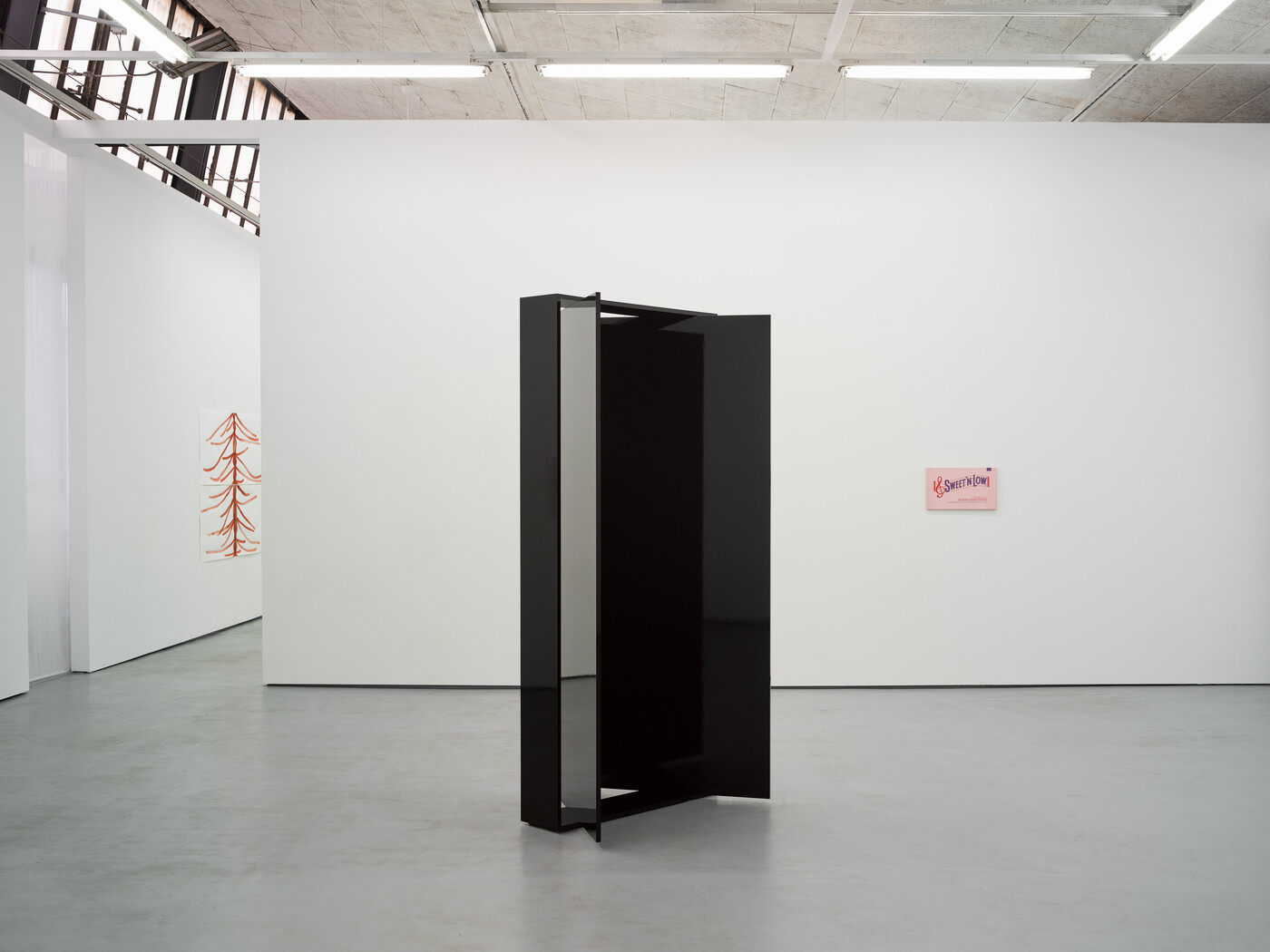 Kunsthalle 8000 / Only Human