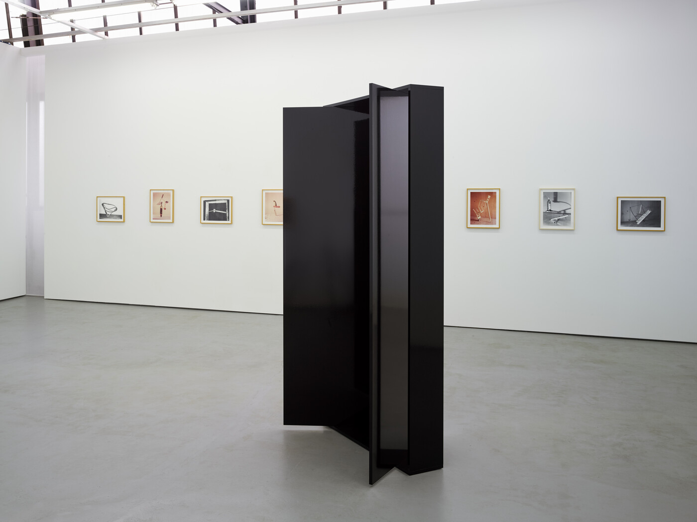 Kunsthalle 8000 / Only Human